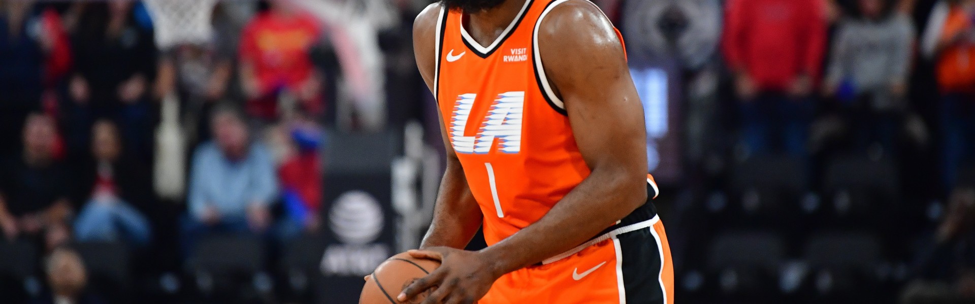 哈登获准出战尼克斯客场，泰伦·卢赛前确认状态