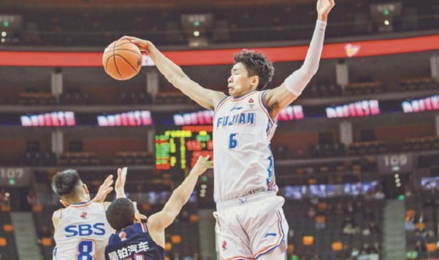 俱乐部态度坚决，媒体人：福建男篮与邹阳签下两年B类续约合同