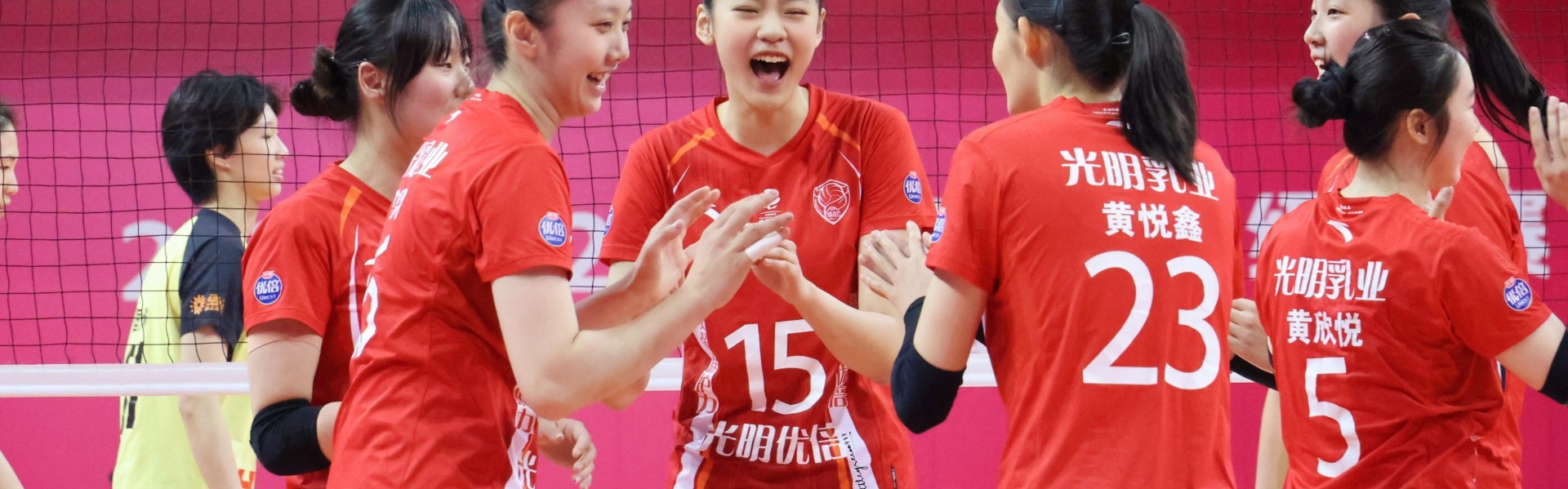 在线体育-新袁心玥出炉！女排18岁1米96新星闪耀砍14分：母亲是跨栏冠军