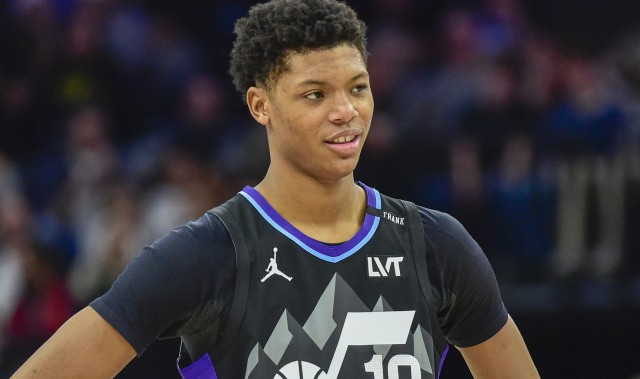 开运体育app官方下载-比赛要收？基昂特·乔治极限后仰炮弹直塞 贝利冷静点飞2人打进