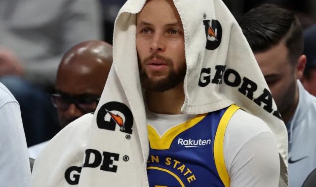 中国体育APP-背靠背吞下两连败 勇士继续在平庸中拉扯沉浮